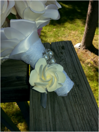 boutonniere, prom boutonniere, quinceanera boutonniere,prom bout, quinceanera bout, clay boutonniere, clay bout, gardenia boutonniere, gardenia bout, keepsake bout, keepsake boutonniere